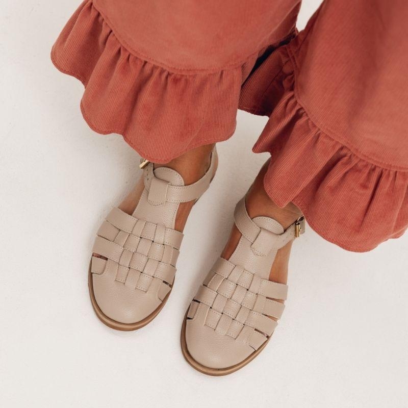 Skórzane sandały z zakrytymi palcami - Net Fit