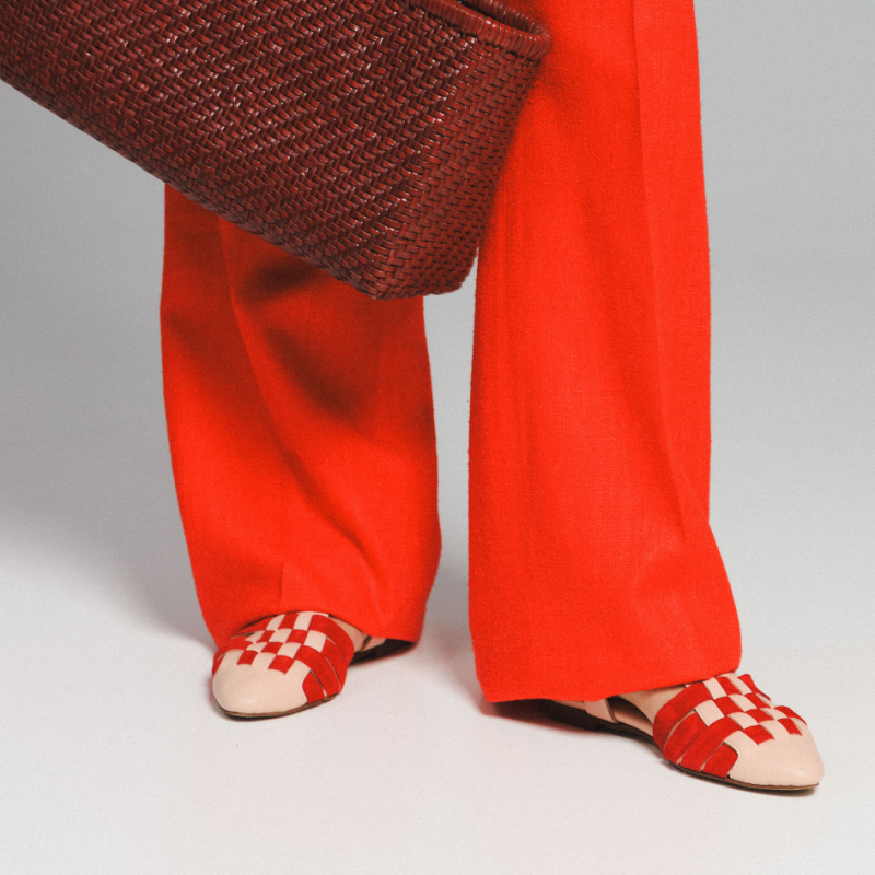 Skórzane sandały z zakrytymi palcami - Blush