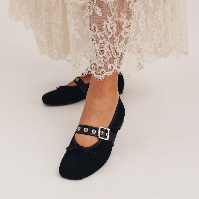 Zamszowe baleriny z klamrą - Lady Charm