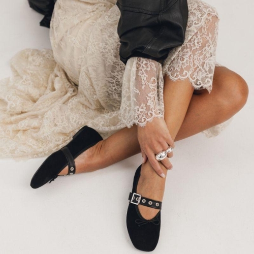 Zamszowe baleriny z klamrą - Lady Charm