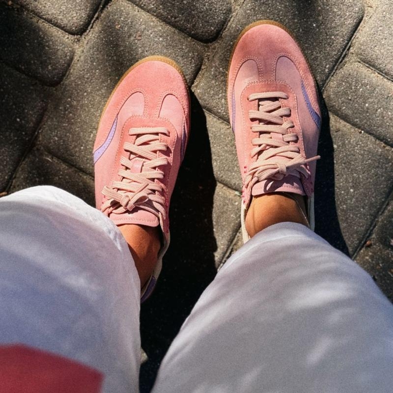 Zamszowe sneakersy damskie - Liczi