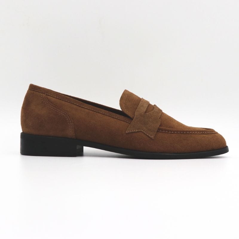 brazowe-zamszowe-mokasyny-damskie-mocha-mousse