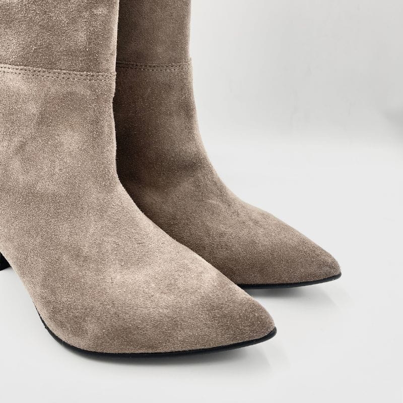 kozaki-damskie-szare-zamszowe-the-new-world-xl (2).jpg