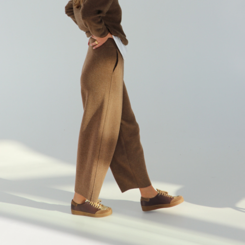 brazowe-sneakersy-z-brokatem-love-yourself(7).png