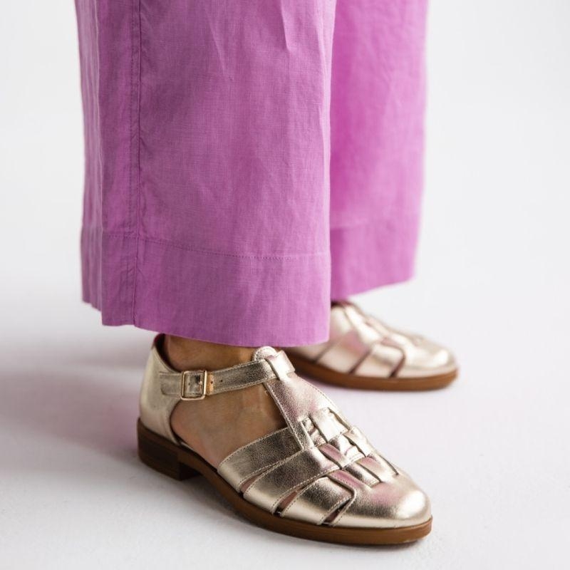 Skórzane sandały z zakrytymi palcami - Shin Step