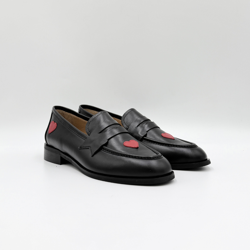 mokasyny-damskie-czarne-skorzane-little-hearts(5).png