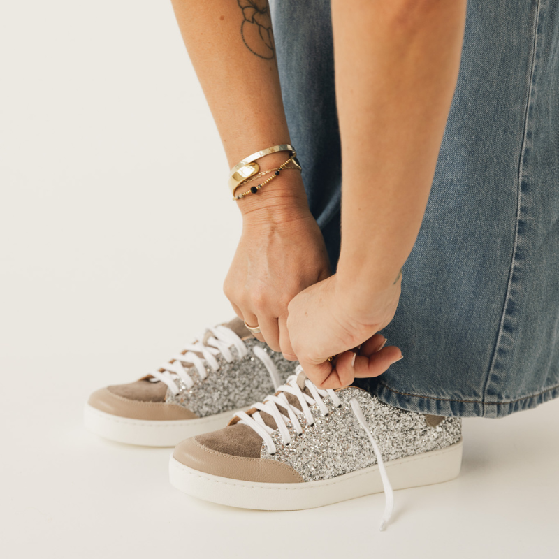 skorzane-buty-sportowe-damskie-rain-or -shine -2.png