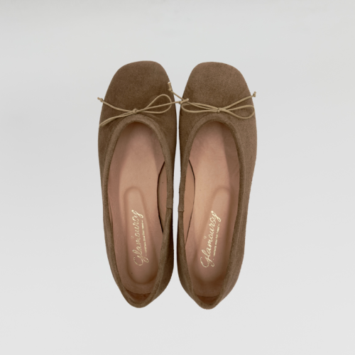 Zamszowe-baleriny-z-kwadratowym-noskiem-calm-Step (9).png