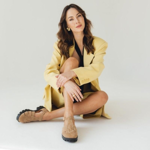 Skórzane sandały z zakrytymi palcami - Because It's You