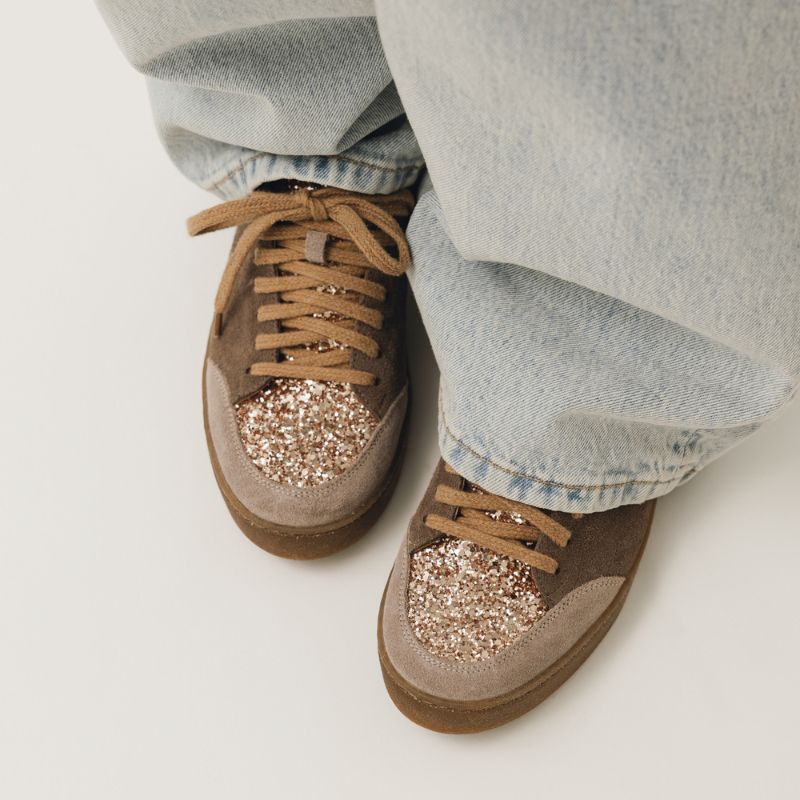 Bezowe-sneakersy-z-brokatem-delicate (2).jpg