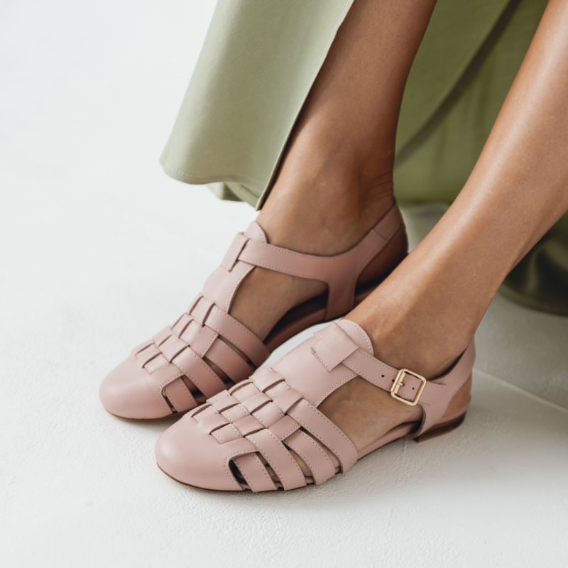 Skórzane sandały z zakrytymi palcami - To My Love