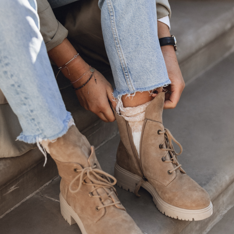 Sznurowane botki na obcasie brązowe - Touch The Sky