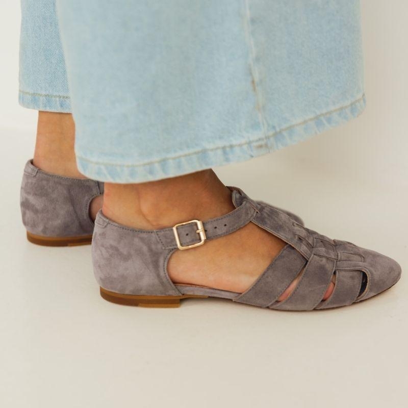 Skórzane sandały z zakrytymi palcami - Favorite