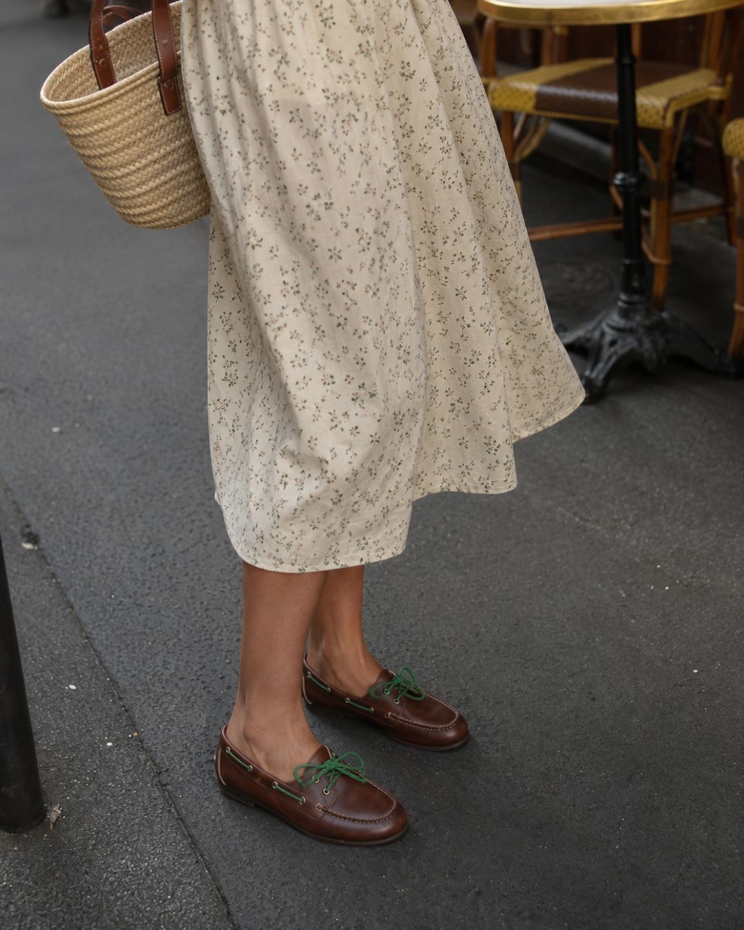 Buty żeglarskie damskie brązowe do sukienki