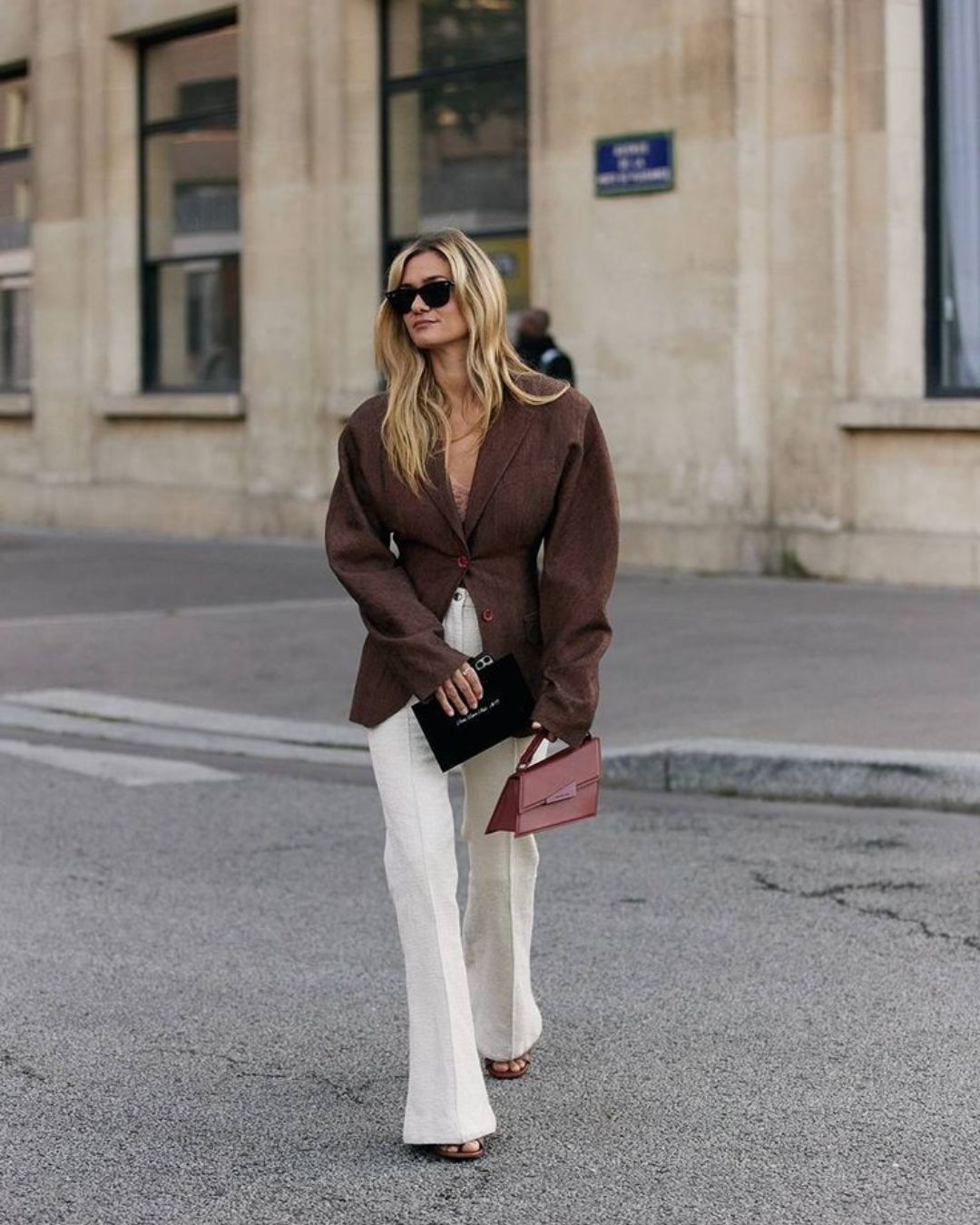 Kolor roku 2026 Cloud Dancer stylizacja total look